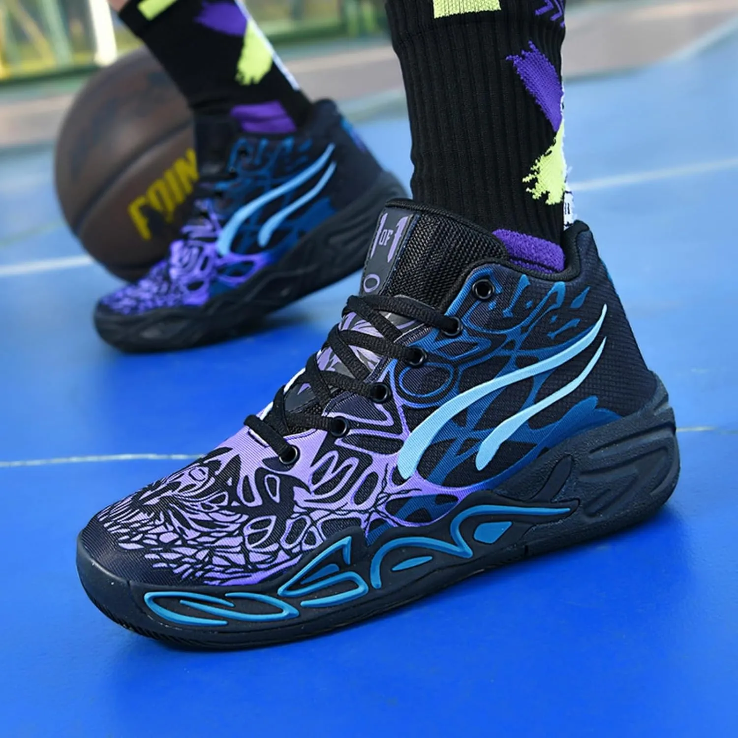 Y2K Basketball Boots Mesh Breathable Fire Stylish Shoes for Sports and Casual Wear with Unique Flame Design Mid-Top Casual Ankle